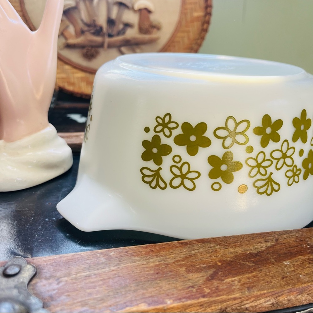 PYREX Spring Blossom Vintage Casserole 1 1/2 Quart - Picture 3 of 4